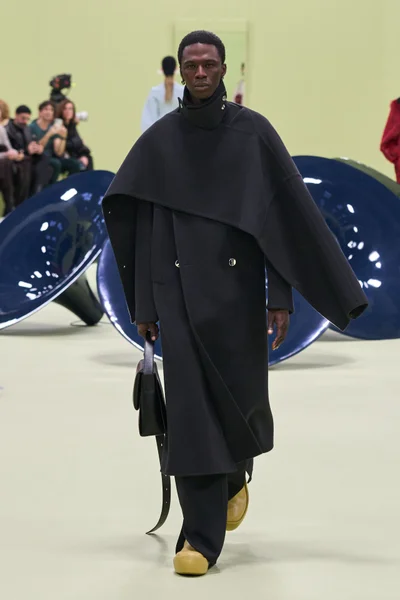 Look 11